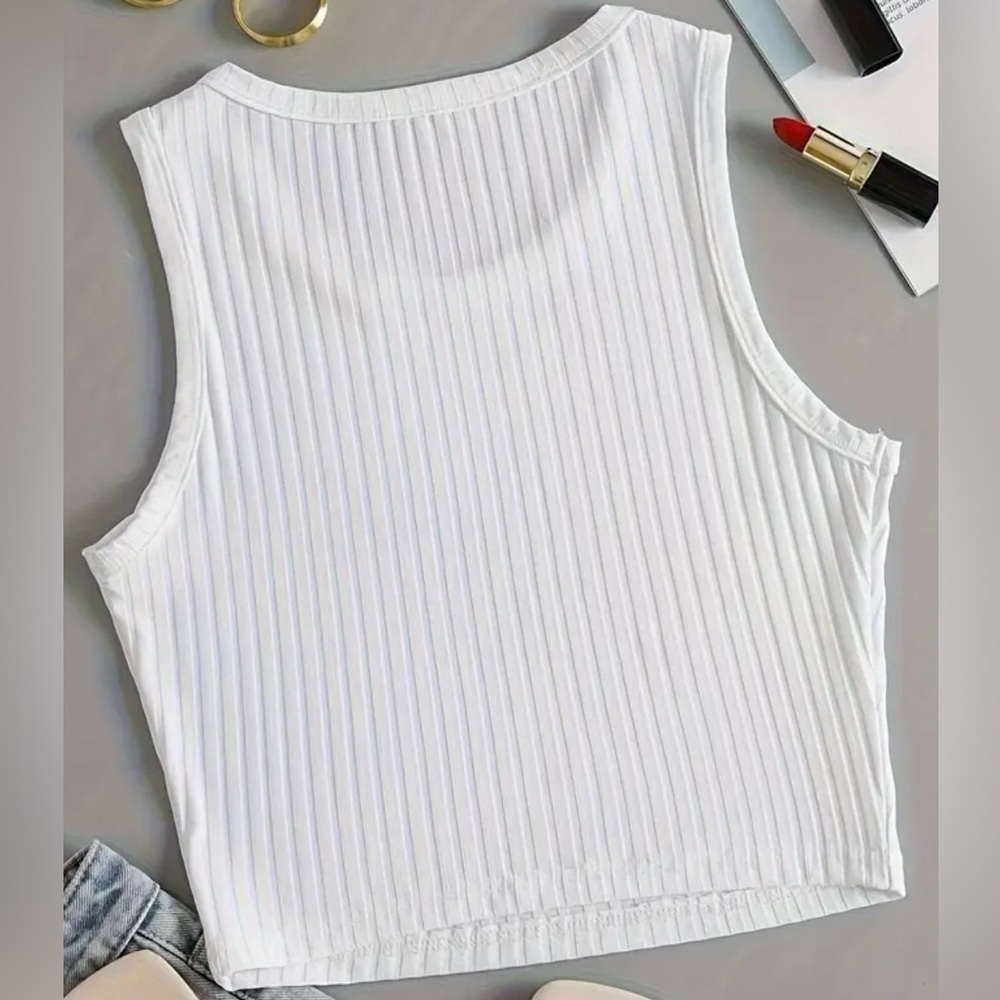 Dinosaur Print Crop Tank Top - Picture 3 of 5